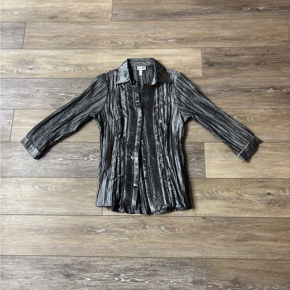 Harve Bernard Top Sz S Silver Crinkle Button Up Shirt Shiny Office Holiday Party